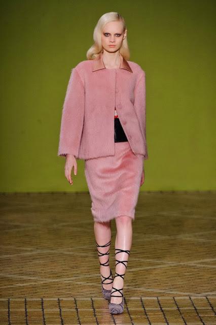 27.11.20138:15TENDENCIA PASTEL.PASARELA.FAMOSAS.DECORACIÓ...