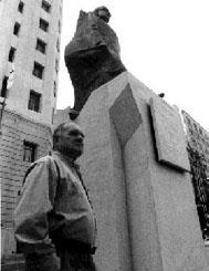 “Soy un revolucionario y punto”. Luis Fernández Oña, el yerno cubano de Salvador Allende