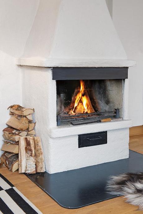 inspiración decoración muebles de ikea Estudio   ático de 44 m² muy acogedor estilo nórdico escandinavo encimera suelo madera roble aceitado diseño interiores áticos pequeños diáfanos decoración pisos áticos pequeños decoración nórdica escandinava decoración diseño espacios pequeños decoración áticos estudio cocinas blancas pequeñas ático abuhardillado decoración 