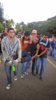 Honduras: Universitarios protestan contra fraude electoral