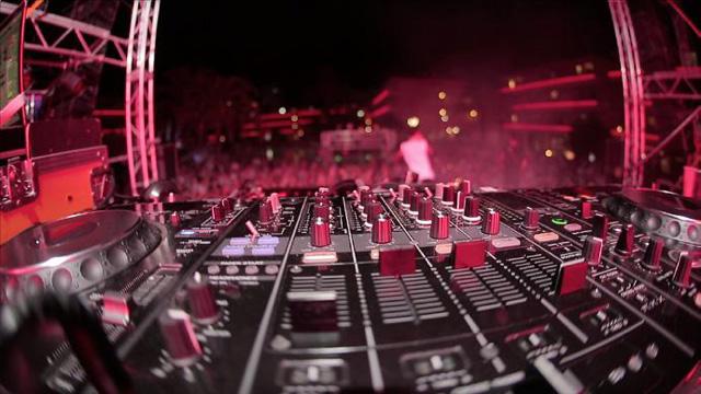 Foot_Locker_X_Modestep_2