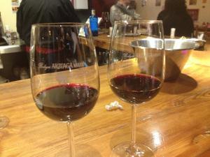 Bodegas Arzuaga, lechazo y vino de calidad copas de vino Arzuaga Crianza