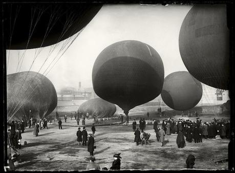 Marín Concurso de globos en Madrid, 1913. Cortesía de Fundación Telefónica, Madrid © Luis Ramón Marín, VEGAP, Madrid, 2013. Marín Concurso de globos en Madrid, 1913. Cortesía de Fundación Telefónica, Madrid © Luis Ramón Marín, VEGAP, Madrid, 2013.