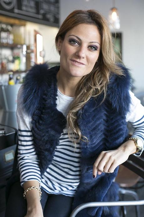 chaleco conejo hope, fur vest, blue vest, long vest, navy, true religion jeans, zara botines, pendientes flecha aristocrazy, miu miu vitello, dime que me quieres, cristina blanco, guiadeestilo, guia de estilo blog, 