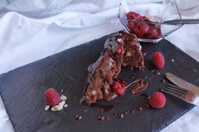 Pudding de chocolate, nueces y frambuesas. Ideas para Navidad