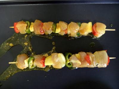 Brochetas de Pollo y Verduras