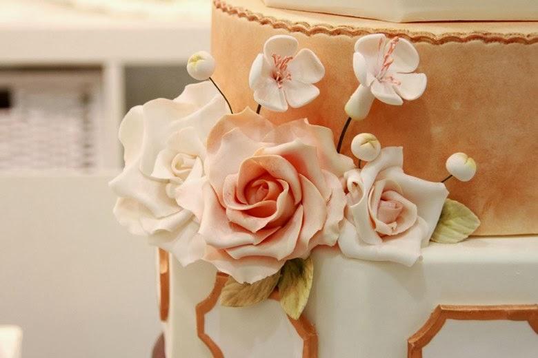STRAVAGANZA CAKES Costum Cake Design