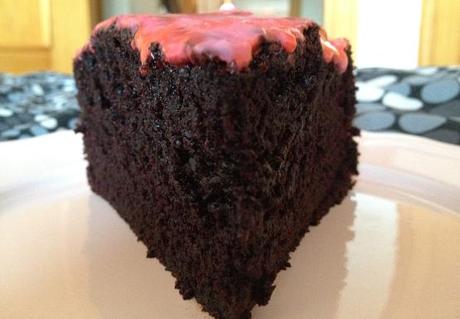 recetas delikatissen recetas de postres rápidos recetas de postres fáciles recetas de bizcochos fáciles postres fáciles glaseado rosa rojo receta el bizcocho más jugoso receta bizcocho de cacao jugoso 