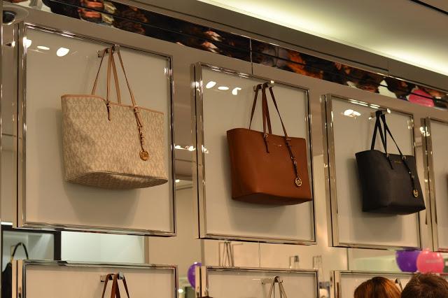 THE SHOPPING NIGHT BARCELONA