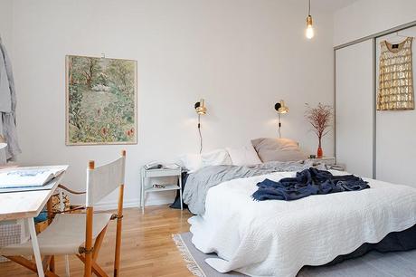 La importancia de un material. Madera y cuero en este piso escandinavo La importancia de un material. Madera y cuero en este piso escandinavo