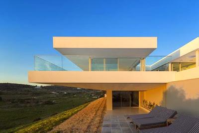 Casa con Voladizos en Portugal