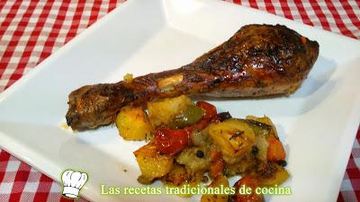 muslos de pavo al horno con verduras