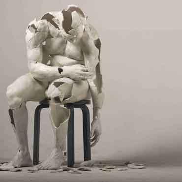 'Broken' escultura de George Triggs