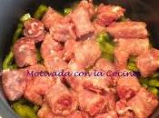Guiso salchichas verde