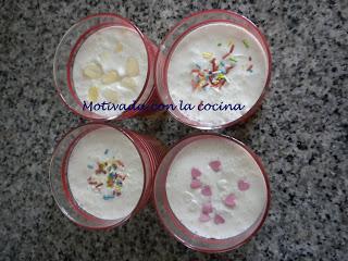 Cremoso de yogur con crema de melocotón