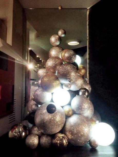 A-cero Projects Ya está listo nuestro árbol de Navidad en A-cero In