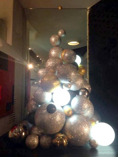 A-cero Projects Ya está listo nuestro árbol de Navidad en A-cero In