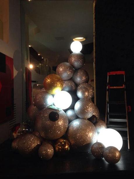 A-cero Projects Ya está listo nuestro árbol de Navidad en A-cero In