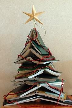 árbol de Navidad con libros
