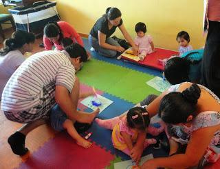 Has junto a tu pequeño estas lindas tarjetas navideñas con flores prensadas! Has junto a tu pequeño estas lindas tarjetas navideñas con flores prensadas!
