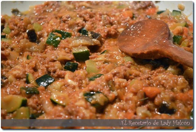 Pimientos rojos rellenos de carne picada y verduras de Vivelafruta.com