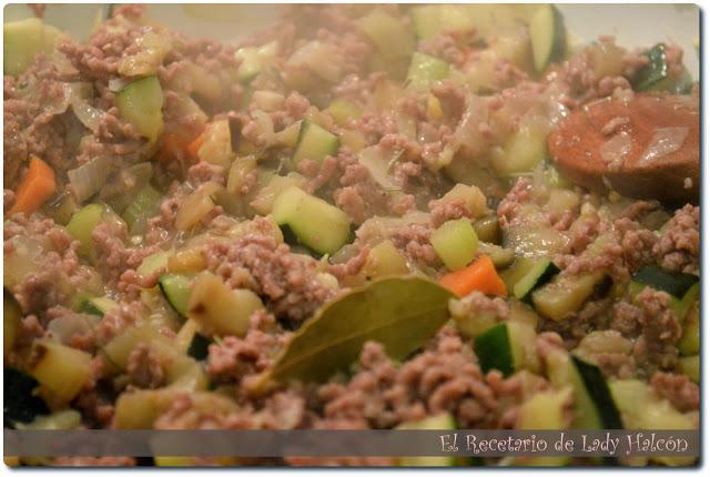 Pimientos rojos rellenos de carne picada y verduras de Vivelafruta.com