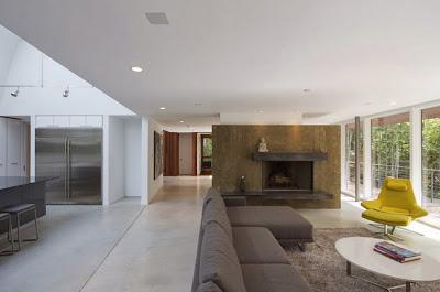 Casa Minimalista entre el Bosque