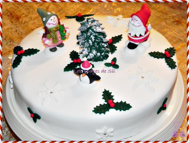 TARTA DE NAVIDAD CON BIZCOCHO DE CHOCOLATE, NARANJA Y FONDANT