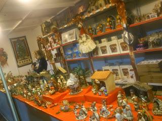 S. HA ESTADO ALLI: MERCADILLO NAVIDEÑO CONTRA EL CANCER EN LA PLAZA DE LOS SITIOS - ZARAGOZA