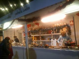 S. HA ESTADO ALLI: MERCADILLO NAVIDEÑO CONTRA EL CANCER EN LA PLAZA DE LOS SITIOS - ZARAGOZA