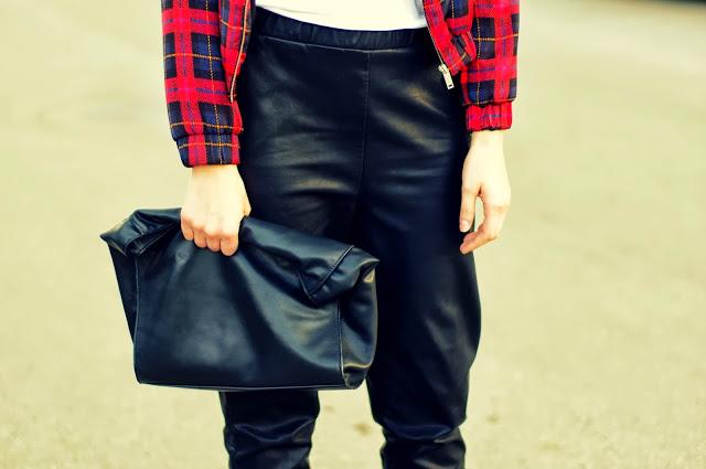 STREET STYLE INSPIRATION; LEATHER.-