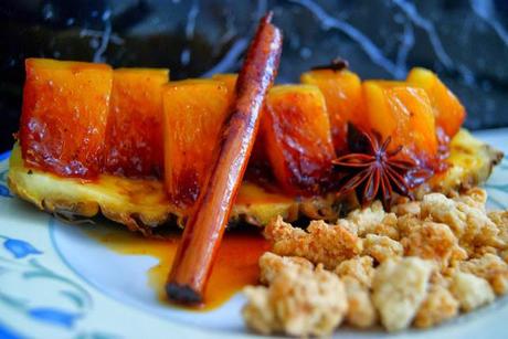 Pina Asada con Especias y Crumble (Ananas roti aux Epices) Pina Asada con Especias y Crumble (Ananas roti aux Epices)