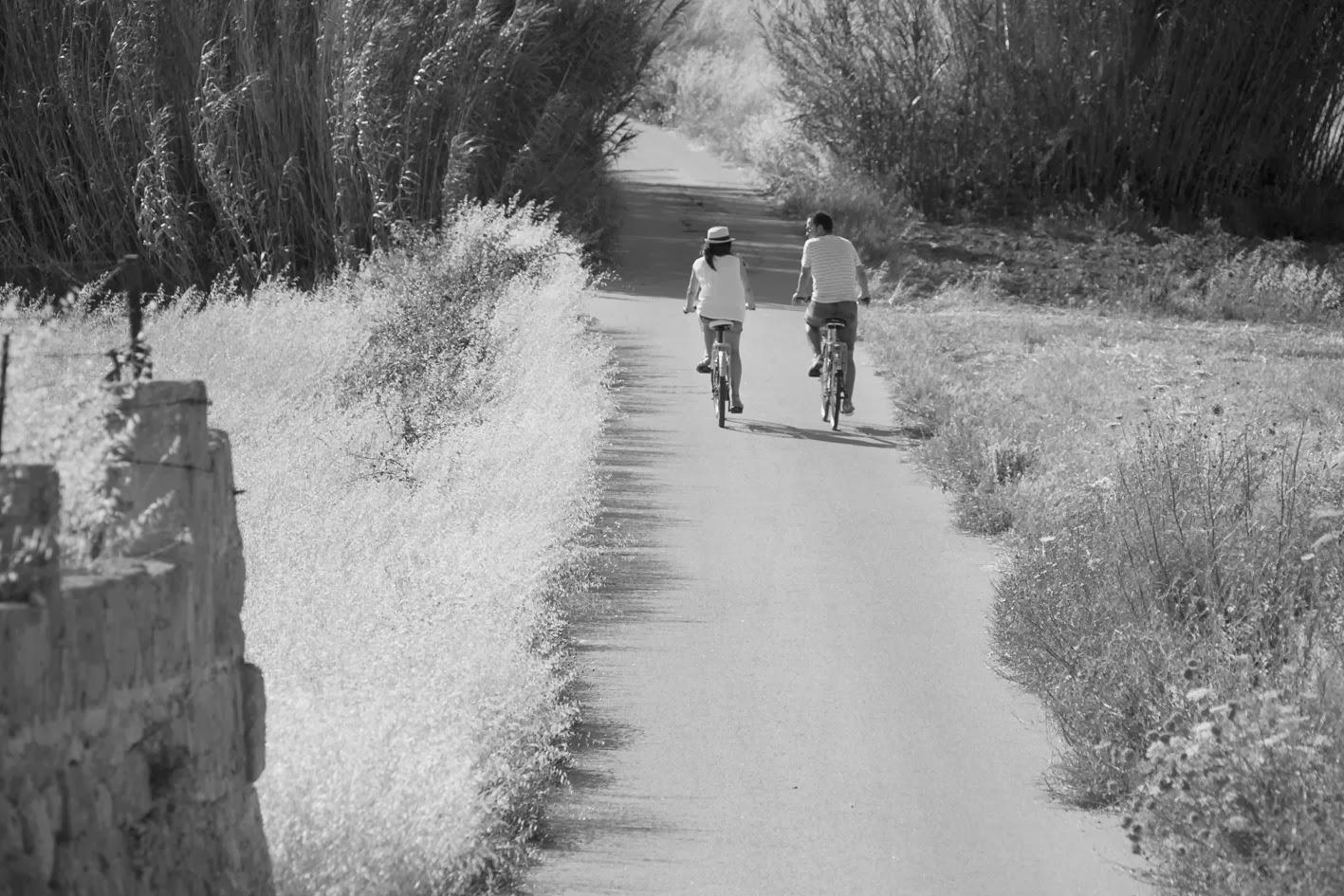 SESIÓN PRE BODA: PASEO EN BICICLETA B&C by HUMà06