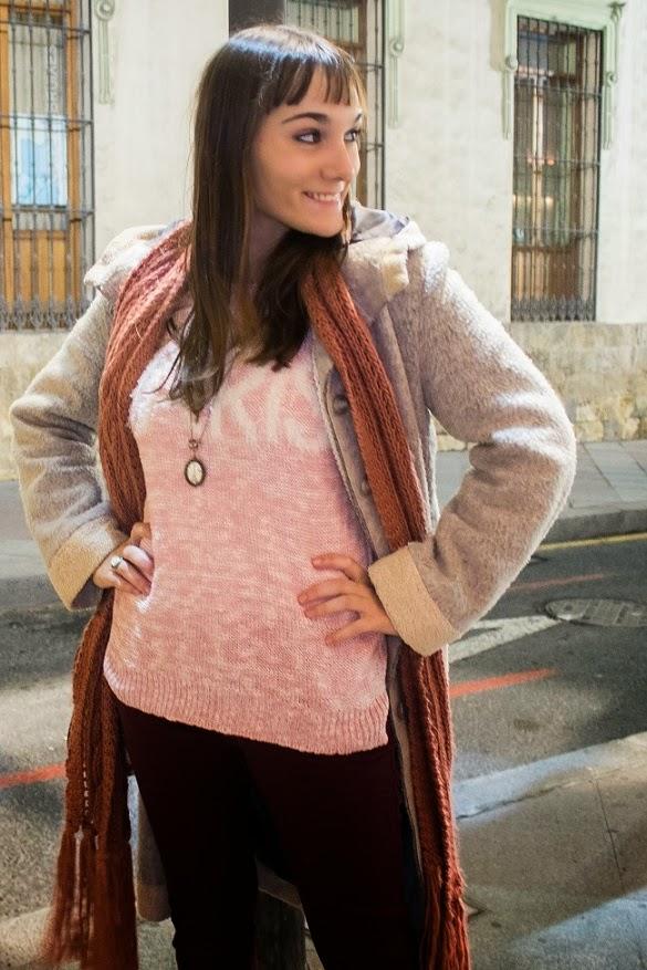 tendencias, vestir a capas, abrigos, bufanda, look otoño, alicante, blog moda, blog alicante, tonos rosas, color rosa, gris, botas, como combinar, borreguito, bySan, París, 