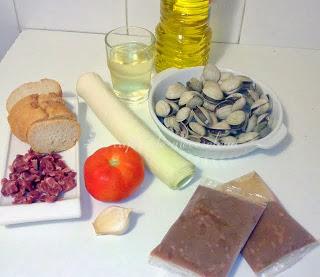 Sopa de pan y almejas