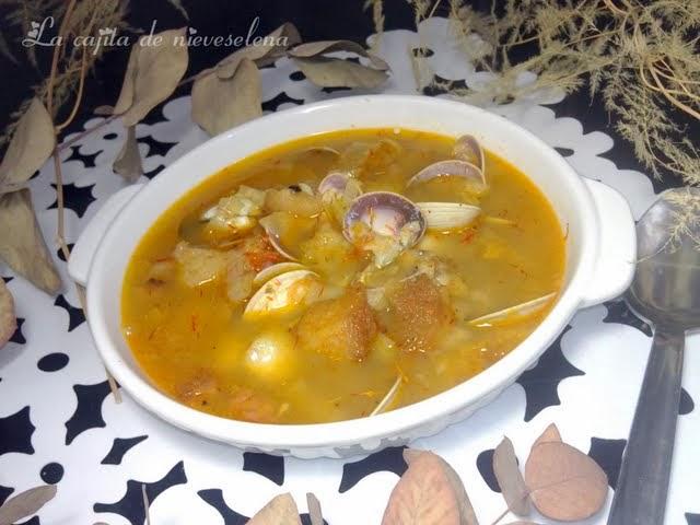 Sopa de pan y almejas