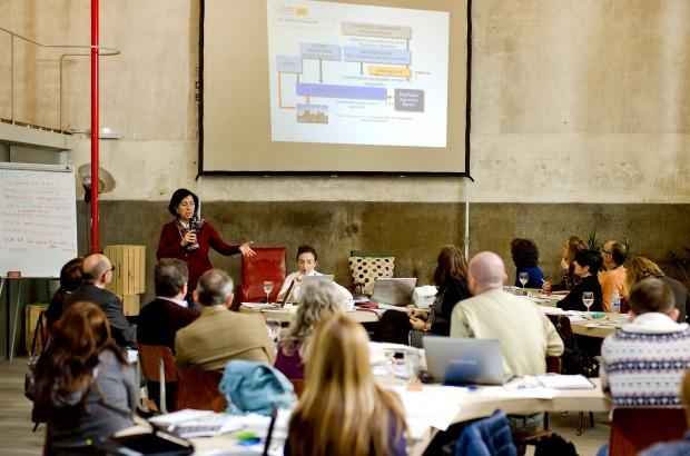 Modesta explicando la compleja estructura de JESSICA