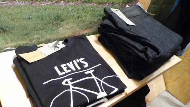 LEVIS COMMUTER