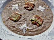 Crema setas perfumada trufa ravioli gamba jamón