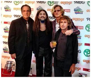 Video estreno de TRANSATLANTIC
