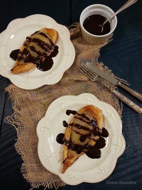 PERAS EN HOJALDRE RELLENA DE NUECES Y BAÑADAS EN CHOCOLATE PERAS EN HOJALDRE RELLENA DE NUECES Y BAÑADAS EN CHOCOLATE