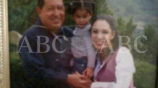 Aparece otra hija de Chávez, cero y van dos!