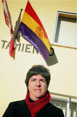 Bandera republicana en un ayuntamiento salmantino.