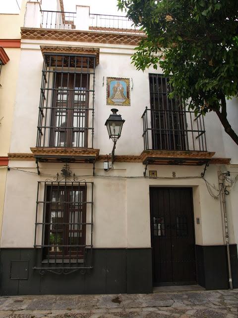 La Virgen de lo Reyes, en la Plaza de la Alianza.