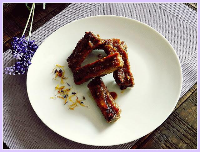Costillas asadas con melaza de granada