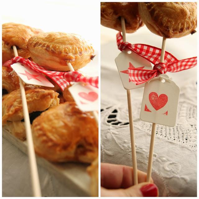 receta: chaussons de morcilla, chutney de cebolla y pera - chausson with morcilla, onion chutney and pear