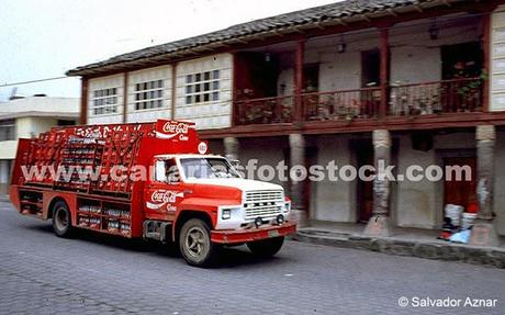Camión de reparto en Otavalo