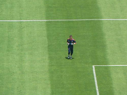 Iker Casillas calentando