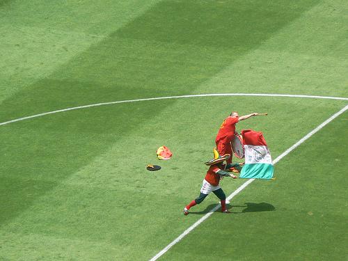 Animando a la afición antes del partido.