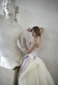 Casamiento violeta I: El vestido